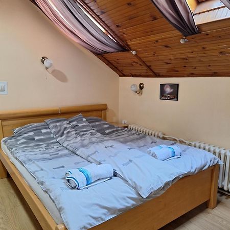 Apartmani Sara โนวีซาด ภายนอก รูปภาพ