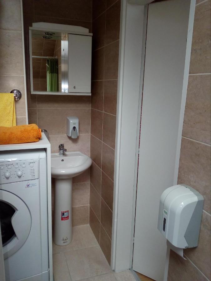 Apartmani Sara โนวีซาด ภายนอก รูปภาพ